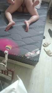 白天在光光的床墊上内射了老婆